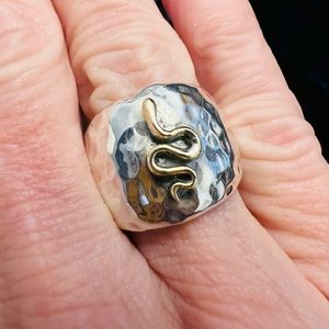 Stunning Richard Schmidt hanmered sterling silver, gold snake ring size 7.